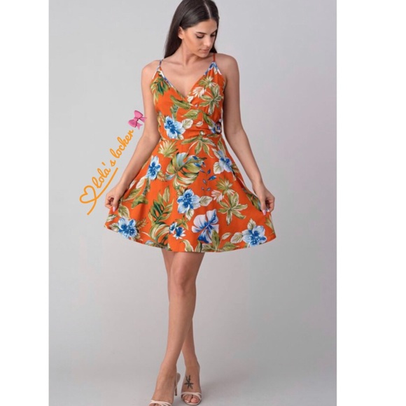 Dresses & Skirts - Tropical Floral Print Mini Dress